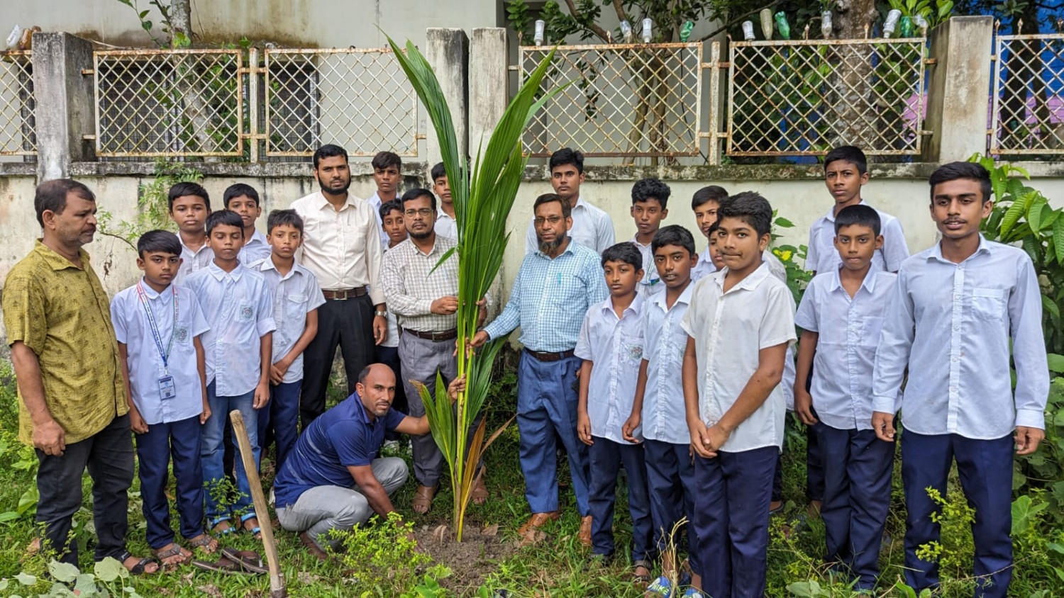 ফরিদপুরে শিক্ষাবিদ অধ্যাপক এবিএম সাত্তার  ফাউন্ডেশন ট্রাস্টের উদ্যোগে বৃক্ষ রোপন