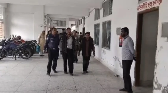 নোয়াখালীতে থানার গোলঘরে মারামারি, ৬ আসামির জামিন