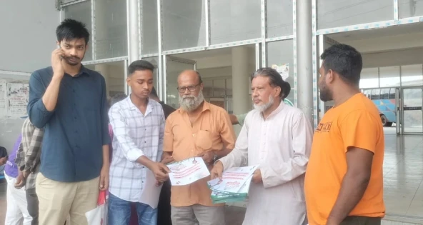 শেখ হাসিনার বিচারের দাবী নিয়ে দেশব্যাপি লিফলেট বিতরণ