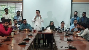 আমাদেরও দেশ ছেড়ে পালানো লাগতে পারে -সারজিস আলম