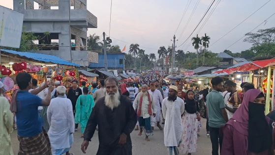 বাগেরহাটে ঐতিহ্যবাহী খানাজাহান আলী (রহঃ) এর মাজারে মেলা শুরু