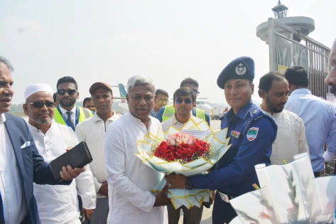 মন্ত্রী হিসেবে প্রথম সফর: যশোরে ফুলেল সংবর্ধনায় সিক্ত অনিন্দ্য ইসলাম অমিত