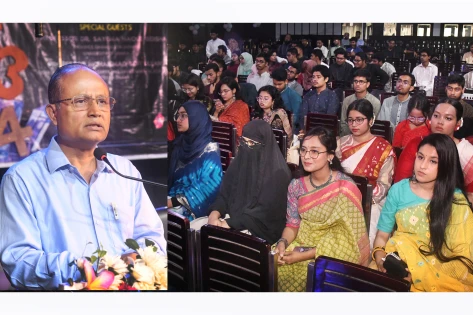 ঢাবি অর্থনীতি বিভাগ এবং ভূতত্ত্ব  বিভাগের নবীন বরণ