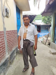 নোয়াখালীতে অফিস ঢুকে প্রধান শিক্ষককে মারধর