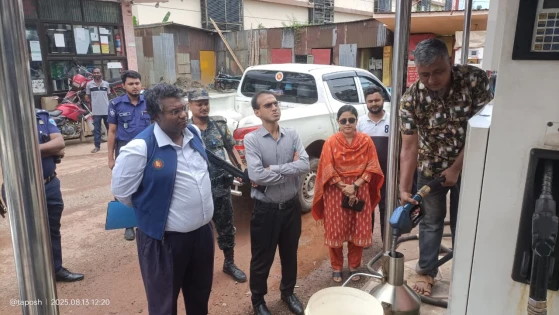 নোয়াখালীতে ফিলিং স্টেশনে ওজনে কারচুপি হাতেনাতে ধরা, দেড় লাখ টাকা জরিমানা