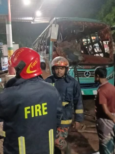 নোয়াখালীতে বাসে গ্যাস নেওয়ার সময় সিলিন্ডার বিস্ফোরণে আহত ৪
