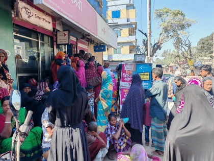 লালমনিরহাটে সিম রিটেইলারদের কাছে জিম্মি হতদরিদ্র জনগোষ্ঠী