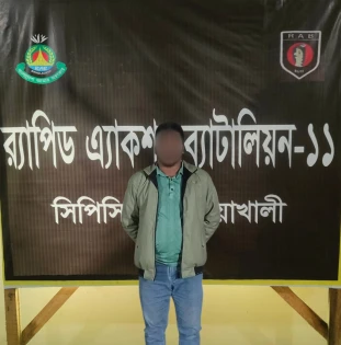 ফেসবুকে পরিচয়, চ্যাটিং গ্রুপে গার্লফ্রেন্ডের ভিডিও ছড়ালেন প্রেমিক
