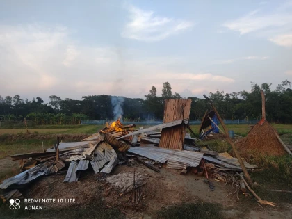 নোয়াখালীতে বর্গাচাষীর ঘরে হামলা-ভাঙচুর ও অগ্নিসংযোগের অভিযোগ, গর্ভবতী নারীসহ আহত ৬