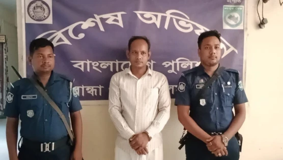 লালমনিরহাটের হাতীবান্ধায় সাংবাদিকের উপর হামলা ও পুলিশের কাজে বাধা দেওয়ায় আটক - ১