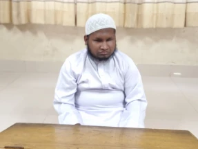 জন্মান্ধ শিক্ষক ইয়াহইয়া ছড়াচ্ছেন কোরআনের আলো