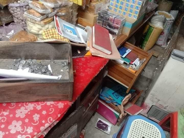 নোয়াখালীতে নৈশ প্রহরীকে উলঙ্গ করে বেঁধে ১১ দোকানে ডাকাতি