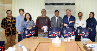 ঢাবি উপাচার্যের সঙ্গে যুক্তরাষ্ট্রের প্রতিনিধিদলের সাক্ষাৎ