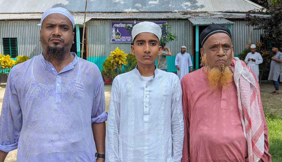 ১২ বছর বয়সে মোহাম্মদ বাইজিদ হাসান হাফেজ হওয়ায় শুকরিয়া আদায় ও দোয়া মাহফিল