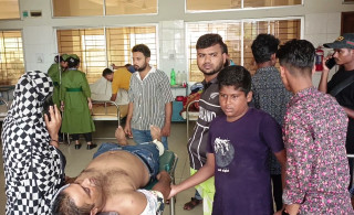 অবৈধ বালু উত্তোলনে বাঁধা দেয়ায় ইউপি সদস্যকে পিটিয়ে মারাত্মক জখম