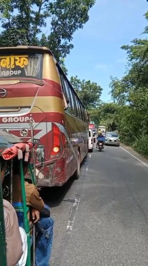 ডাক্তার দেখাতে যাওয়ার পথে বাস-মাহিন্দ্রা সংঘর্ষে কিশোরী নিহত