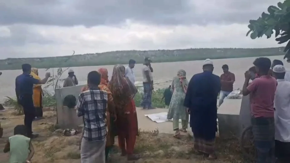 মায়ের মরদেহ উদ্ধারের ৫দিন পর নদী থেকে শিশুর মরদেহ উদ্ধার