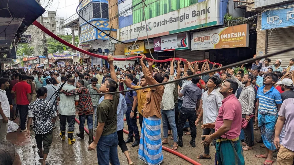 কোম্পানীগঞ্জে মার্কেটে অগ্নিকান্ডে কোটি টাকার ক্ষয়ক্ষতি