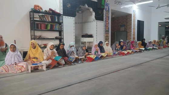 ফরিদপুরে শিশু শিক্ষার্থীদের মাঝে পবিত্র কুরআন সবক অনুষ্টান