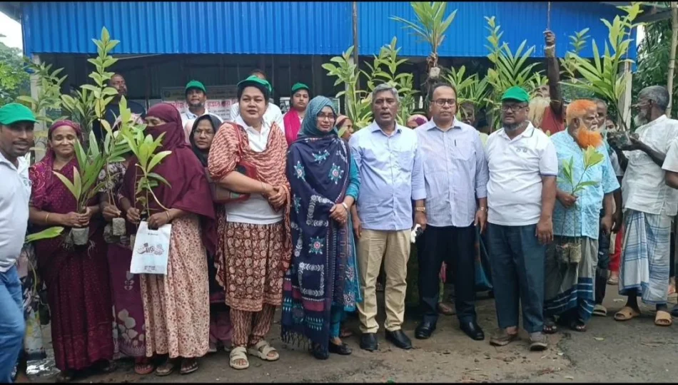 ফরিদপুরে গাছের চারা বিতরণ ও তালবীজ রোপন
