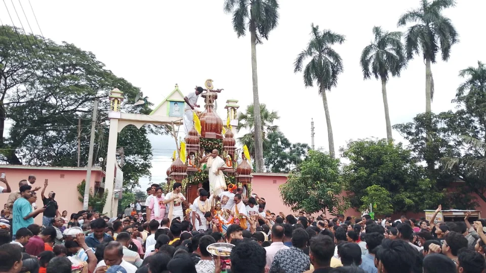 ফরিদপুরে ইসকনের উল্টো রথযাত্রা উৎসব অনুষ্টিত