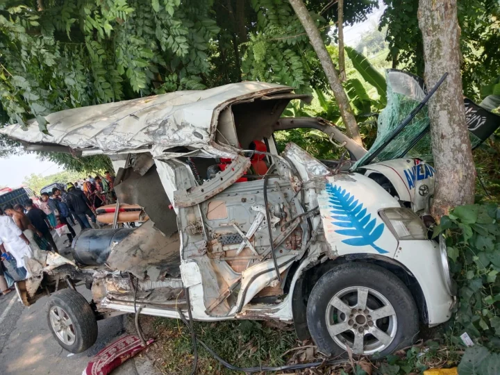 ফরিদপুরে পৃথক সড়ক দুর্ঘটনায় মা ছেলে সহ ৬ জন নিহত, আহত ৯