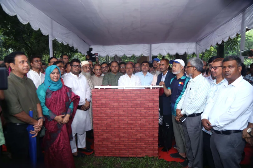 ঢাবিতে জুলাই স্মৃতি স্তম্ভের ভিত্তিপ্রস্তর উদ্বোধন