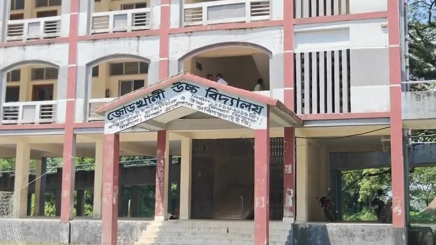 এক স্কুলের ৫০ শিক্ষার্থী অসুস্থ, কারণ খুঁজতে তদন্ত কমিটি গঠন