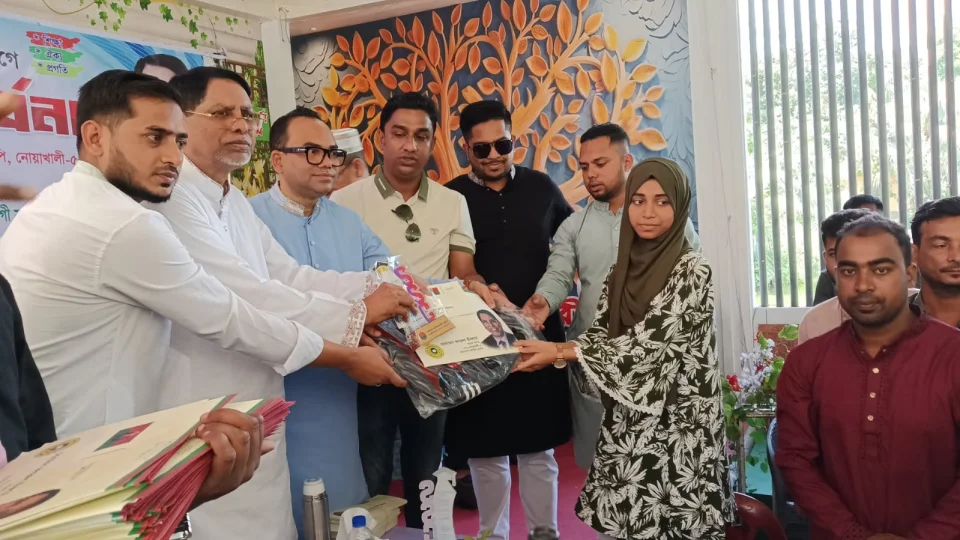 নোয়াখালীতে জিপিএ-৫ প্রাপ্ত শিক্ষার্থীদের সংবর্ধনা
