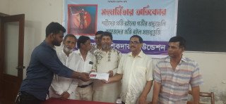 মাদারীপুরে ছাত্র আন্দোলনে নিহত ও আহতদের পরিবারের মাঝে আর্থিক অনুদান বিতরণ