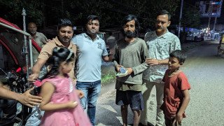 জন্মদিন পালন না করে সেই টাকায় তিন বছর ধরে  অসহায় মানুষের মাঝে খাবার বিতরণ করছেন ফরিদপুরের সোহান