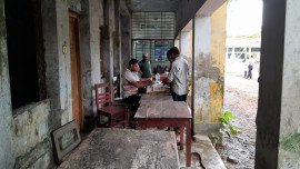 ঝুঁকি নিয়ে চলছে সাব-রেজিস্ট্রার ভবনের কার্যক্রম বাগেরহাটের কচুয়া