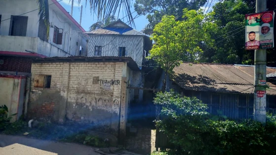 মাদারীপুরে ওয়ার্কার্স পার্টির নেতার ভাইয়ের কাছ থেকে জমি কিনে বিপাকে ক্রেতা