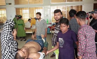 অবৈধ বালু উত্তোলনে বাঁধা দেয়ায় ইউপি সদস্যকে পিটিয়ে মারাত্মক জখম